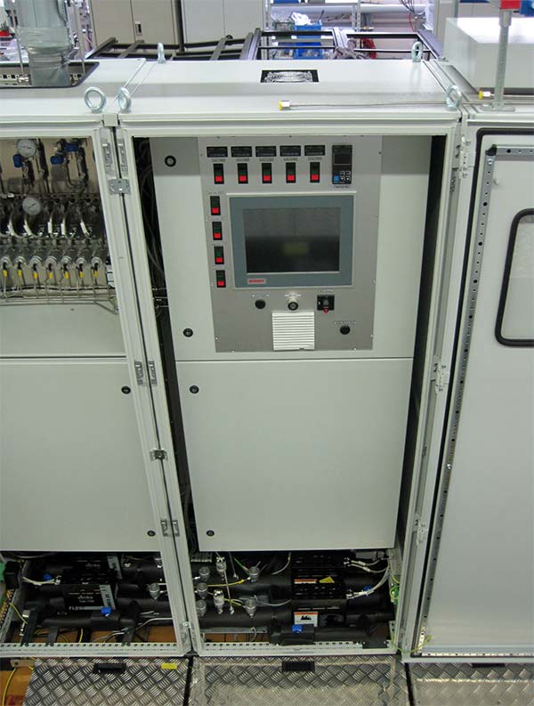 Verdampfersystem für DEZ-Dampf und Wasser – Gesamtansicht. System zur gleichzeitigen Versorgung von 3 Gebrauchsstellen.
