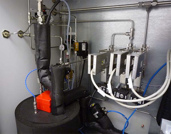 Module to load one canister with butane and gasoline vapour, internal view. System designed for use in explosion hazard area.