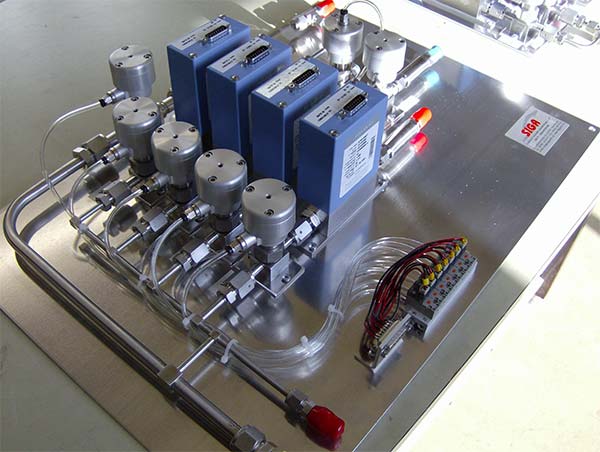 Gas panel for 3 gases with 4 MFCs