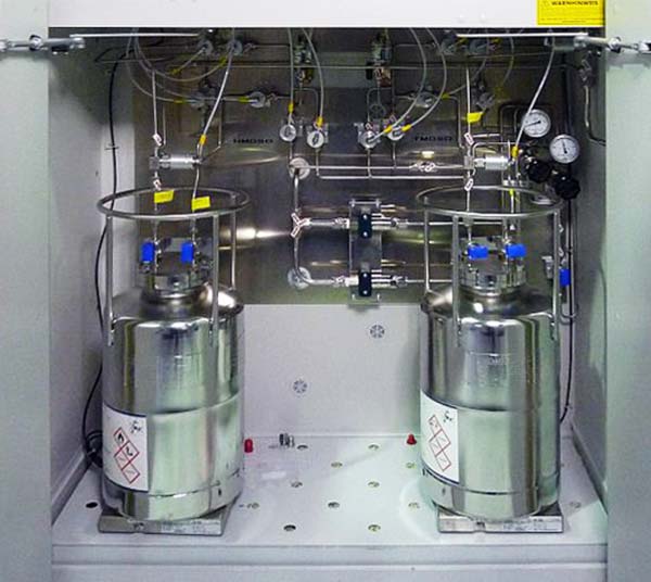 Supply system for 2 precursors with control system to purge the connecting lines before and after change of supply cylinders.